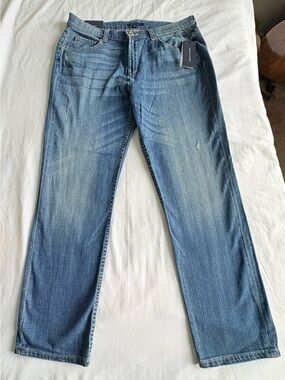 Tommy Hilfiger Goshen Boyfriend Mid Rise Jeans NWT Women’s Size 8 Stretch Denim